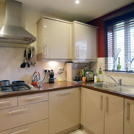 2 Homestay Guest Rooms ハンティンドン エクステリア 写真