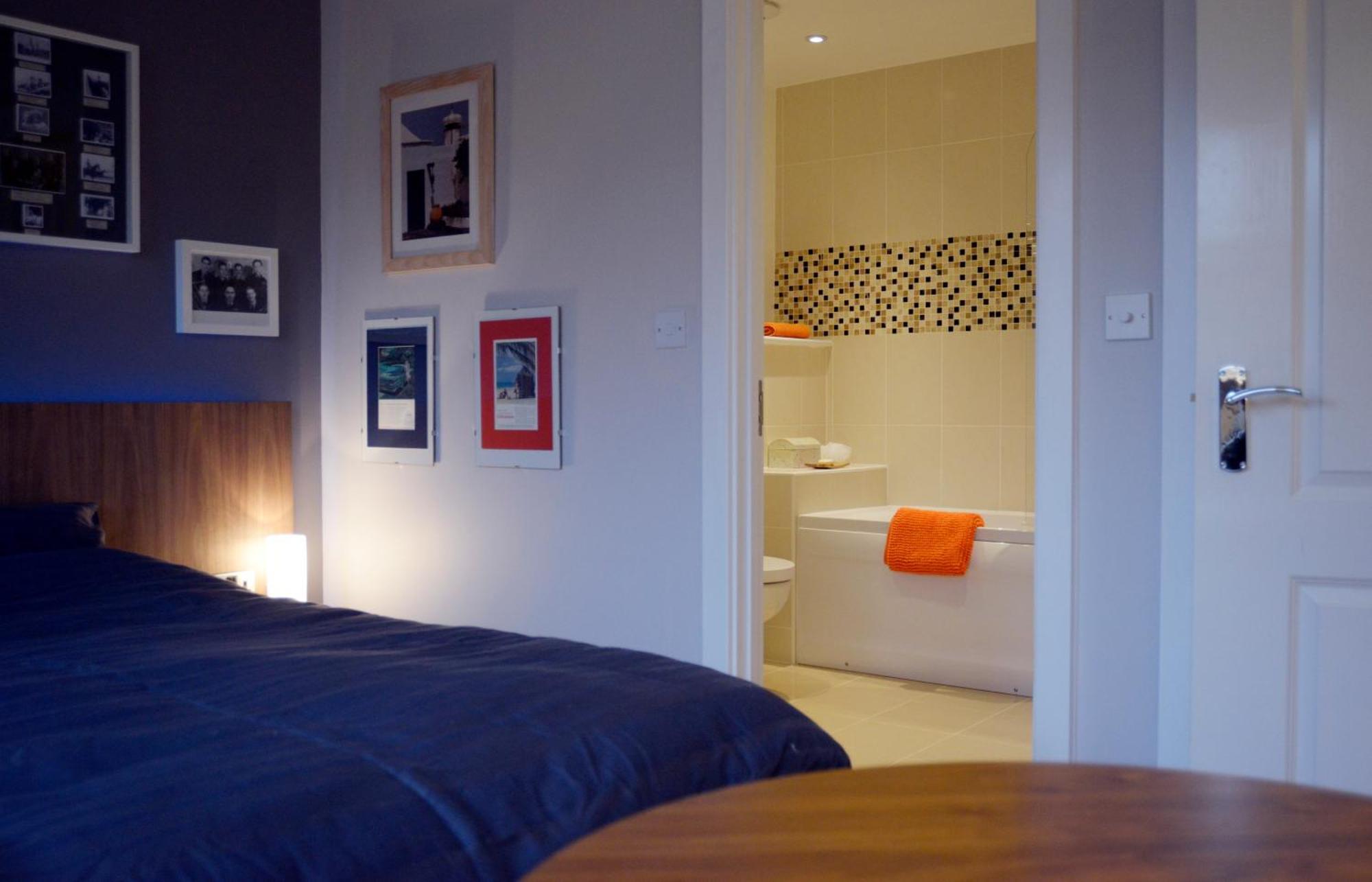 2 Homestay Guest Rooms ハンティンドン エクステリア 写真