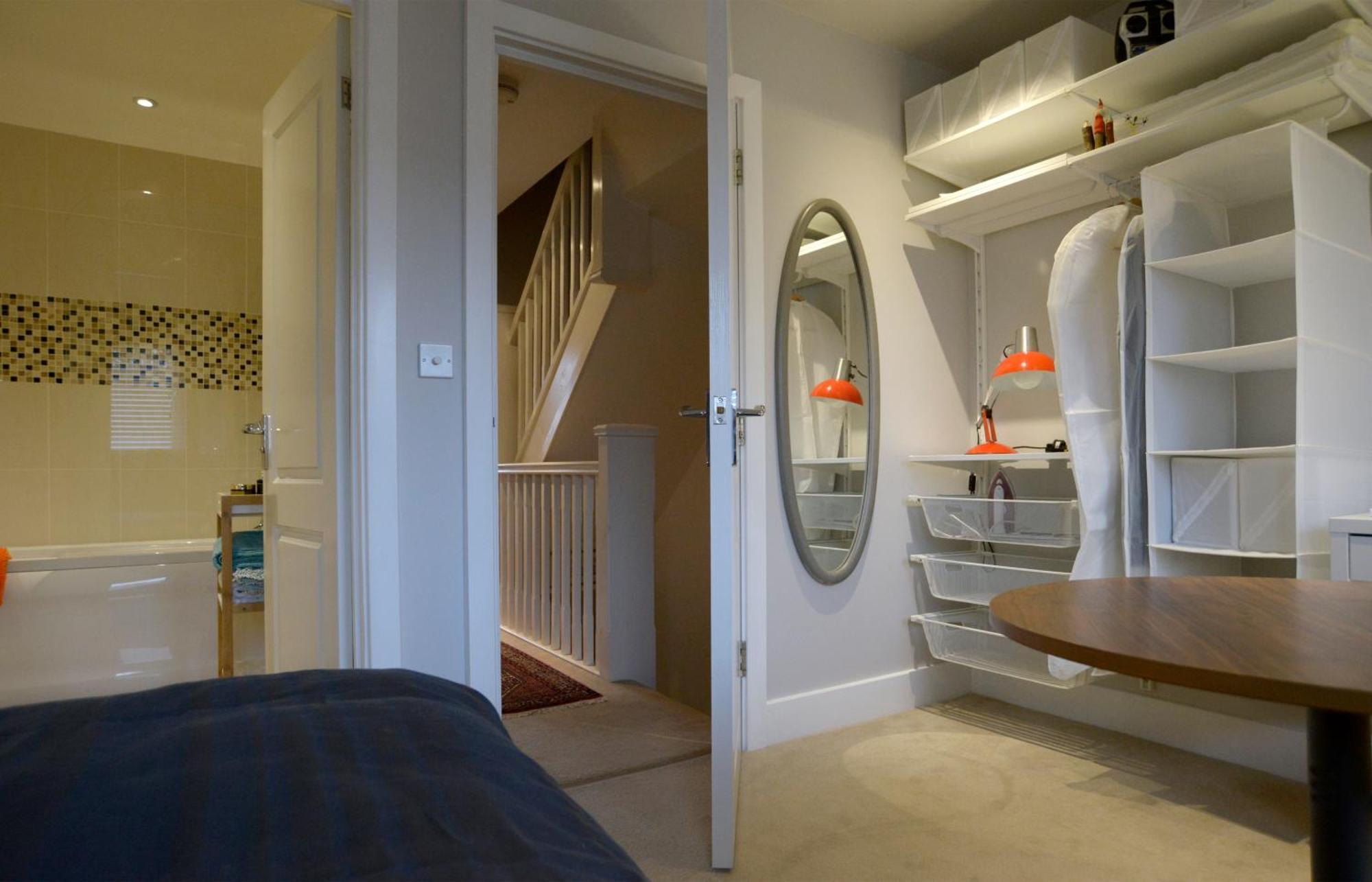 2 Homestay Guest Rooms ハンティンドン エクステリア 写真